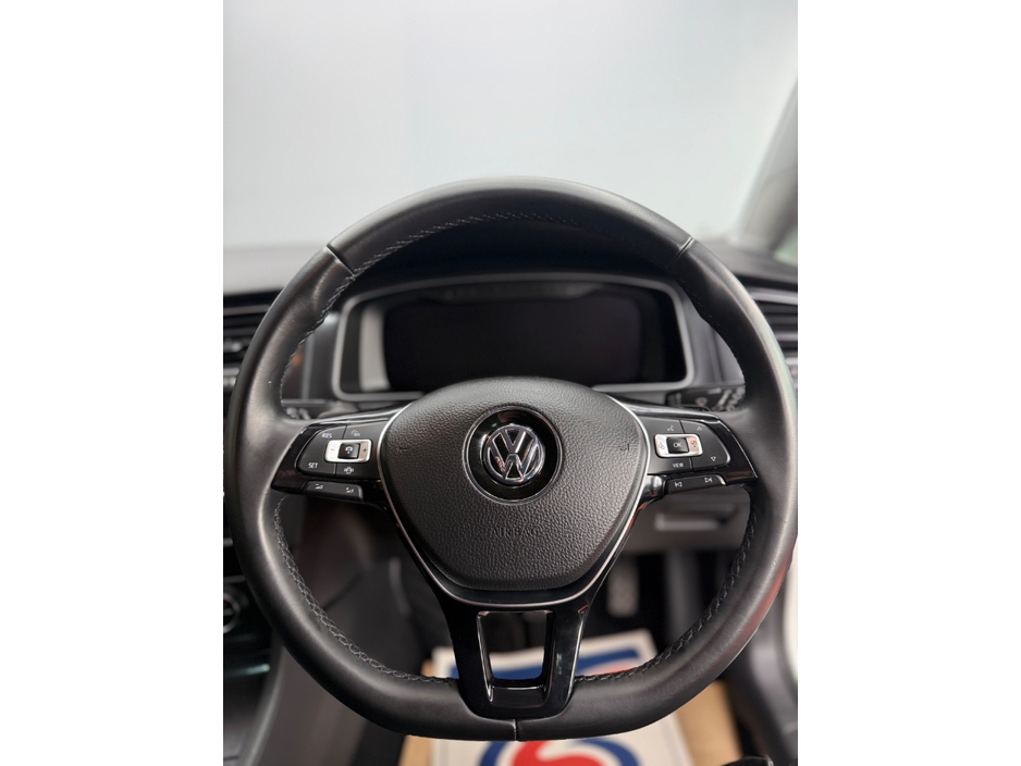 2018 Volkswagen Golf - image 11