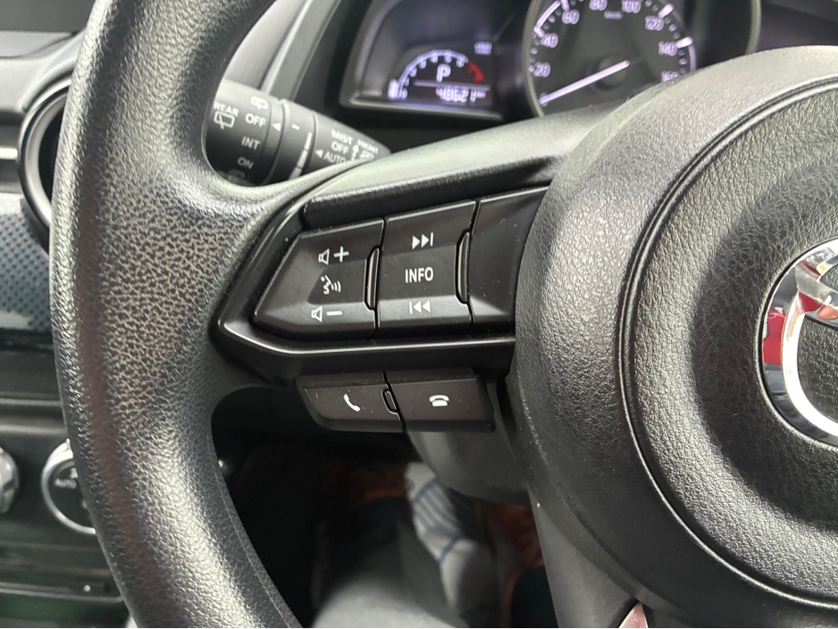 2016 Mazda Demio - image 12