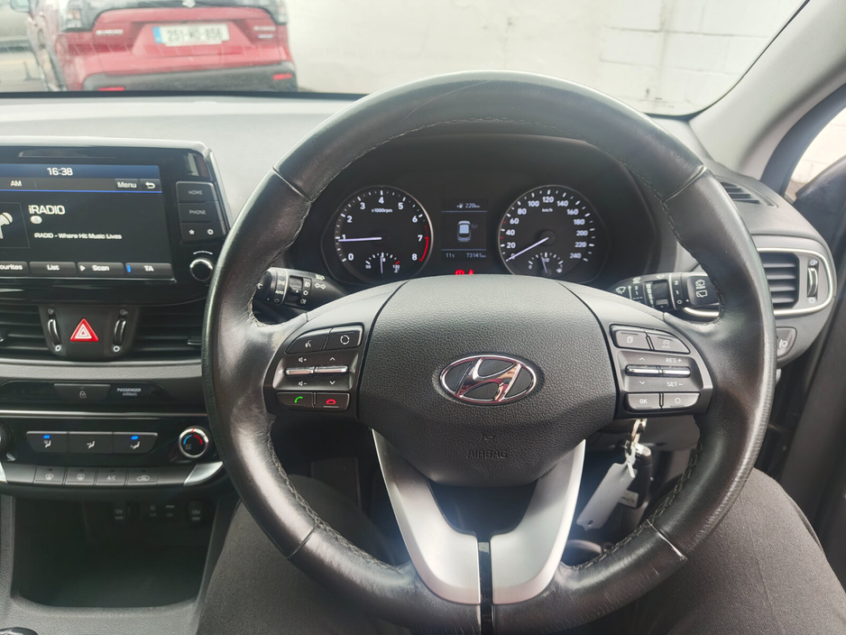 2020 Hyundai i30 - image 15