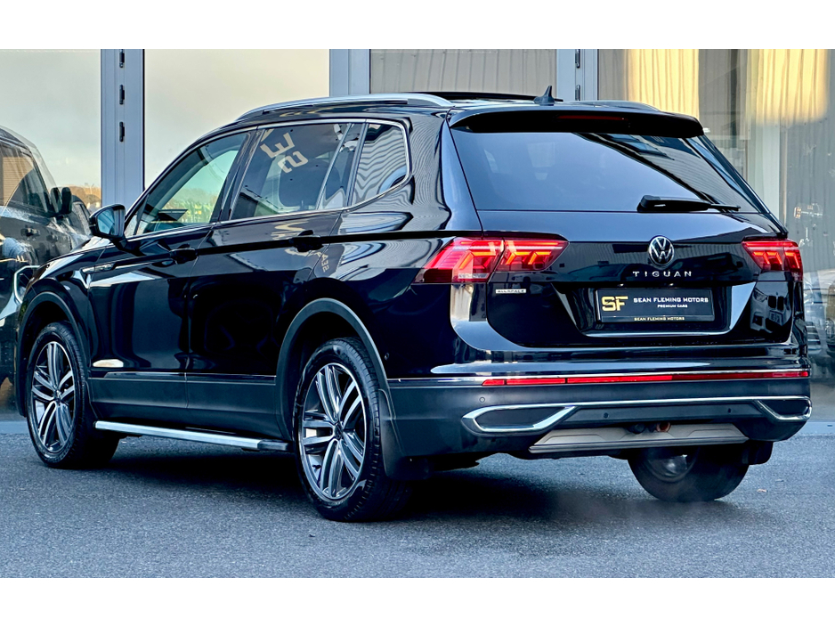 2022 Volkswagen Tiguan Allspace ++LEATHER / AUTO / 7-SEAT  PANORAMIC ROOF++ €33,950