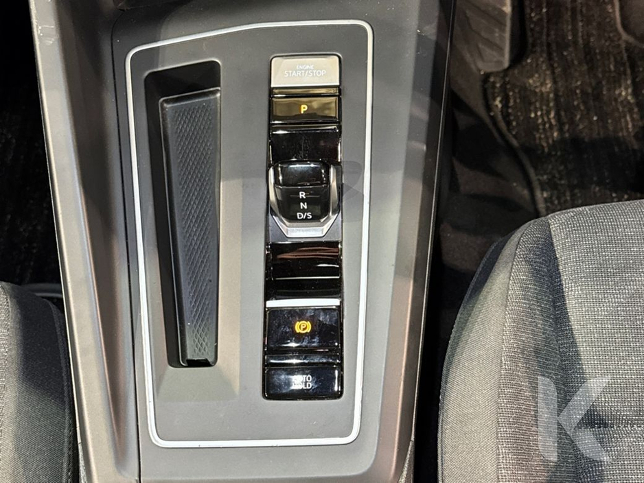 2021 Volkswagen Golf - image 15