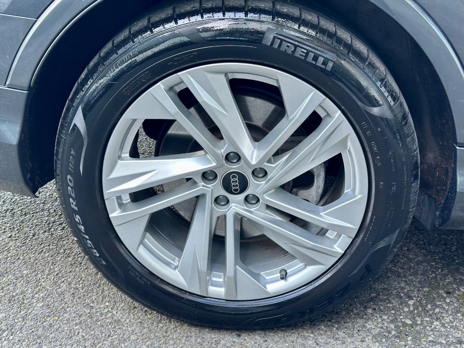 2025 Audi Q7 - image 8