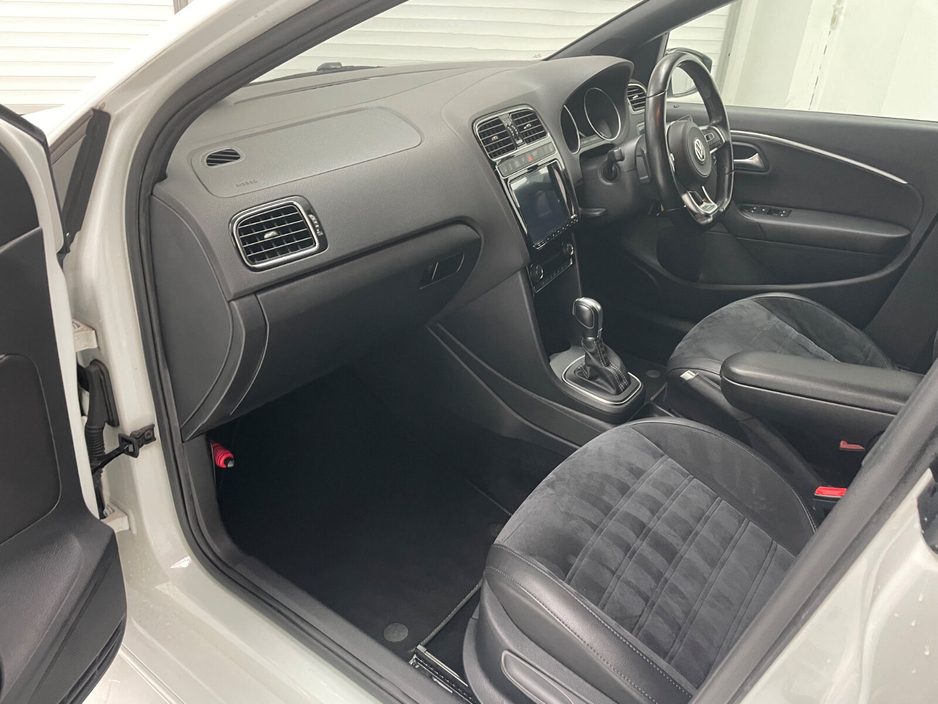 2016 Volkswagen Polo - image 20