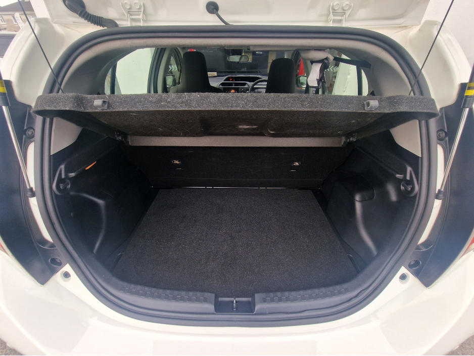 2018 Toyota Aqua - image 32