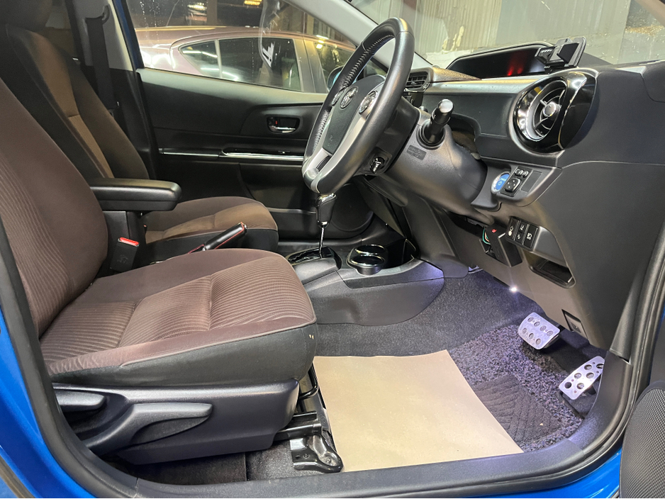 2016 Toyota Aqua - image 6