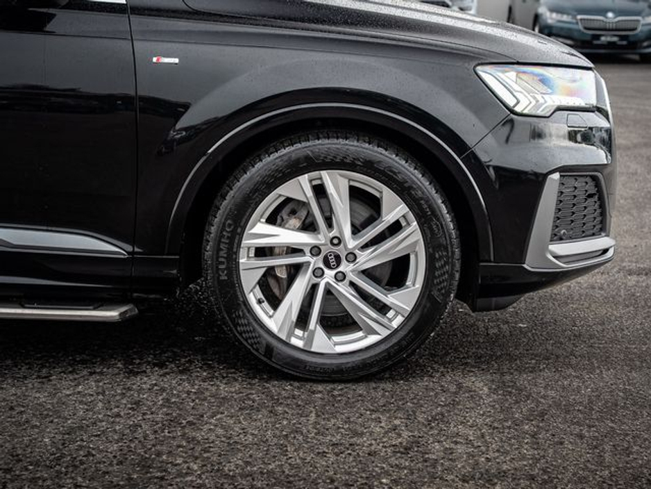2021 Audi Q7 - image 3