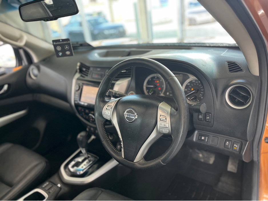 2016 Nissan Navara - image 14