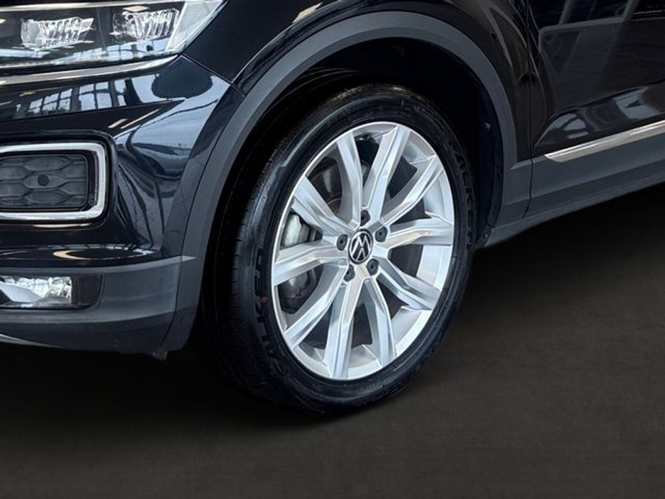 2021 Volkswagen T-Roc - image 10
