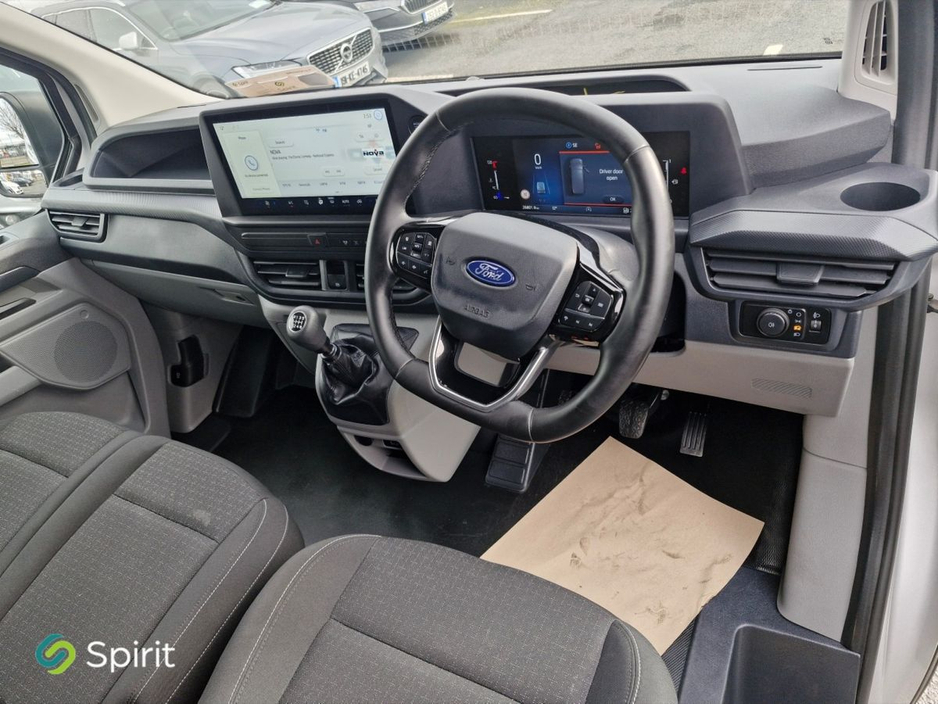 2025 Ford Transit - image 4