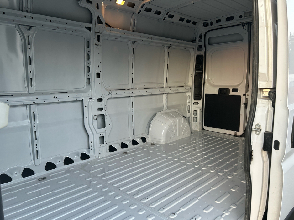 2024 Citroen Relay - image 14