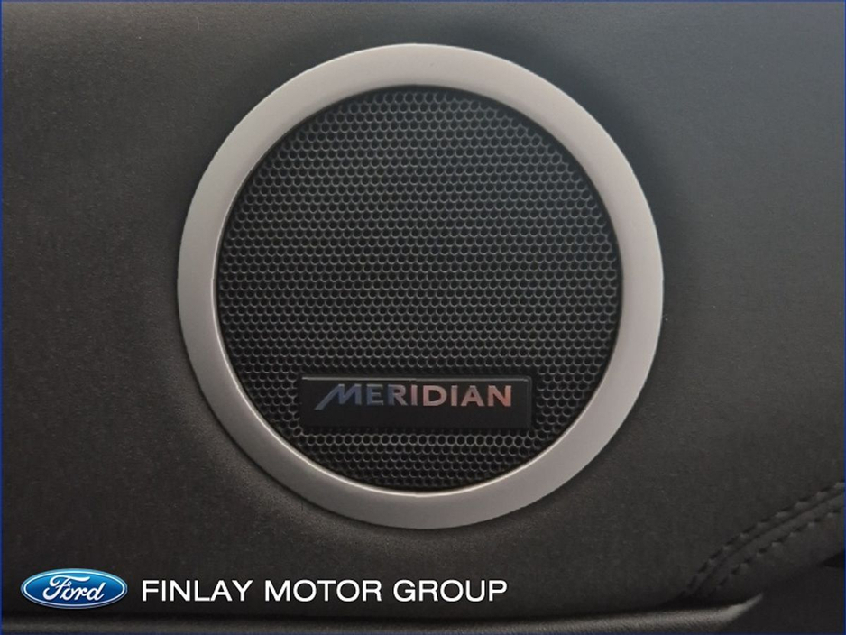 2024 Land Rover Discovery - image 18