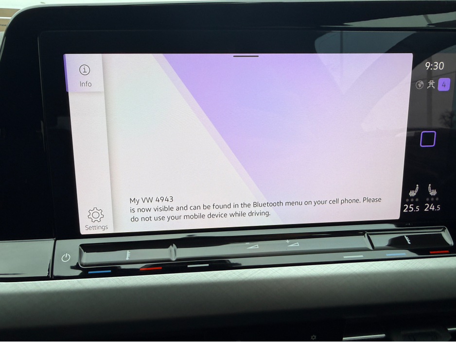 2022 Volkswagen Golf - image 18