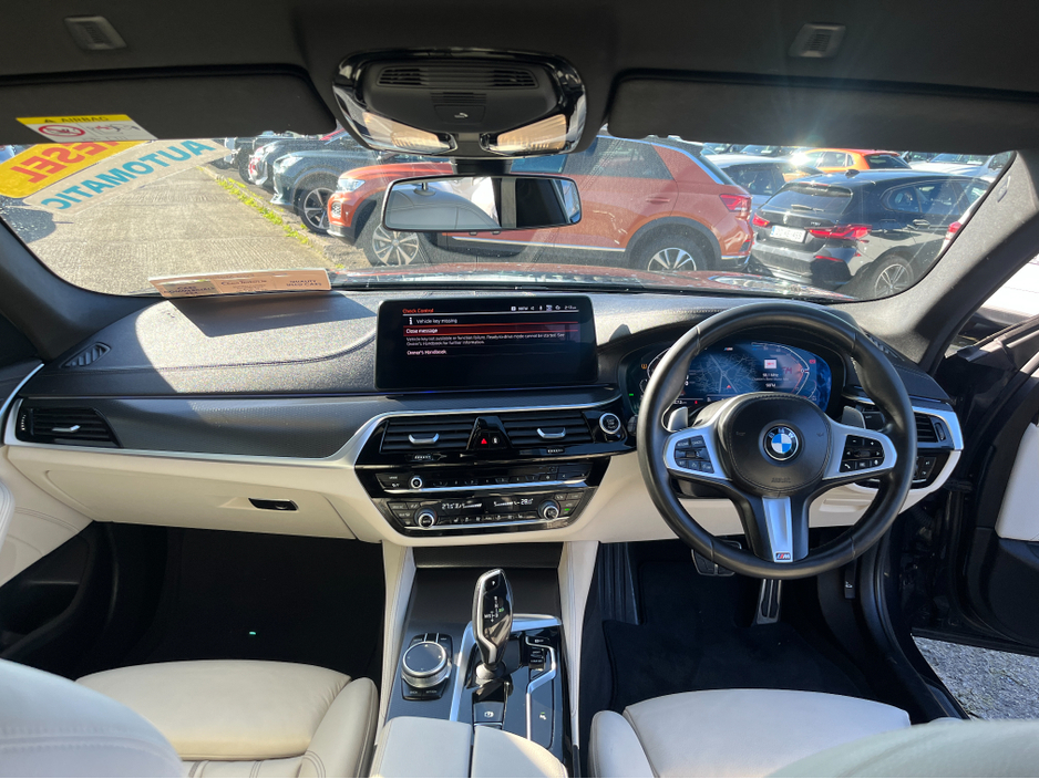 2021 BMW 5 Series - image 13