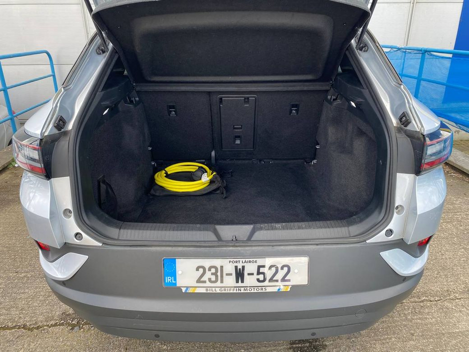 2023 Volkswagen ID.4 - image 13