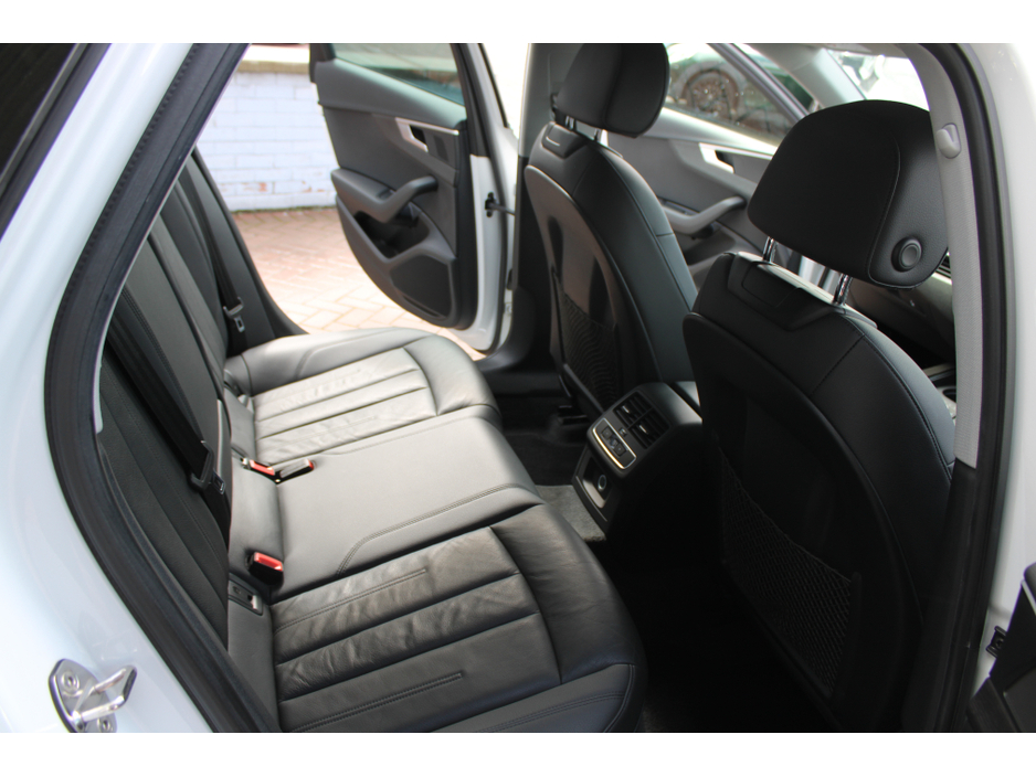 2017 Audi A4 - image 17