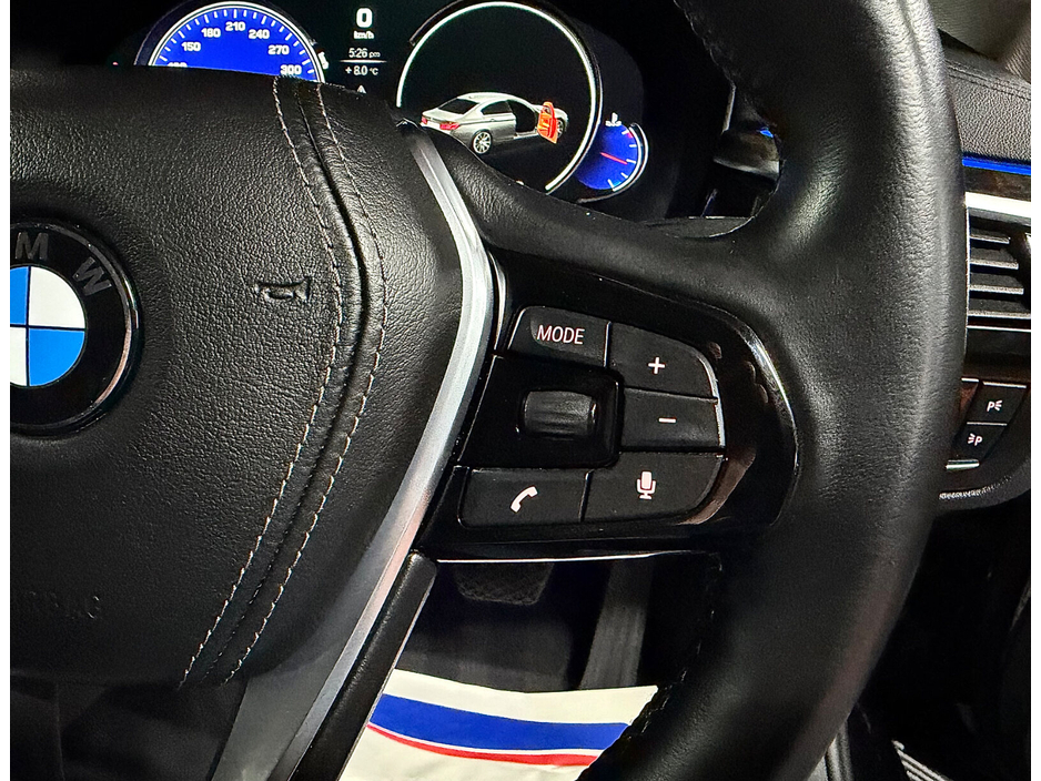 2017 BMW 5 Series - image 39