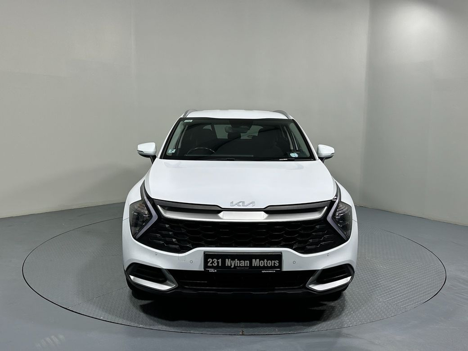 2023 Kia Sportage - image 2