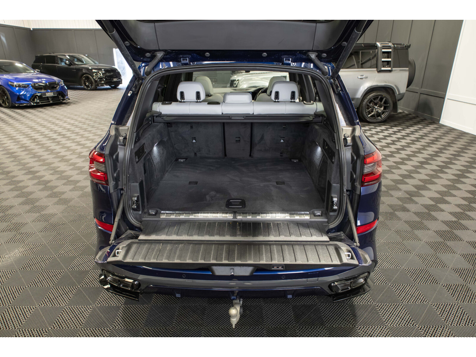 2023 BMW X5 - image 13