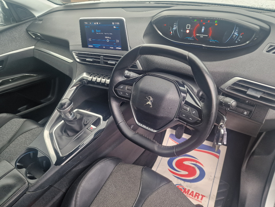 2018 Peugeot 5008 - image 8