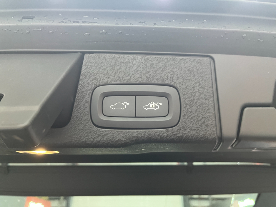 2023 Volvo XC60 €46950! 2023 VOLVO XC60 RECHARGE ULTIMATE T6 AWD PLUG 2.0 AUTOMATIC / CRUISE CONTROL /  ELECTRIC MEMORY & HEATED SEATS / 360° PARKING CAMERA / PANORAMIC SUNROOF / APPLE CARPLAY €46,950