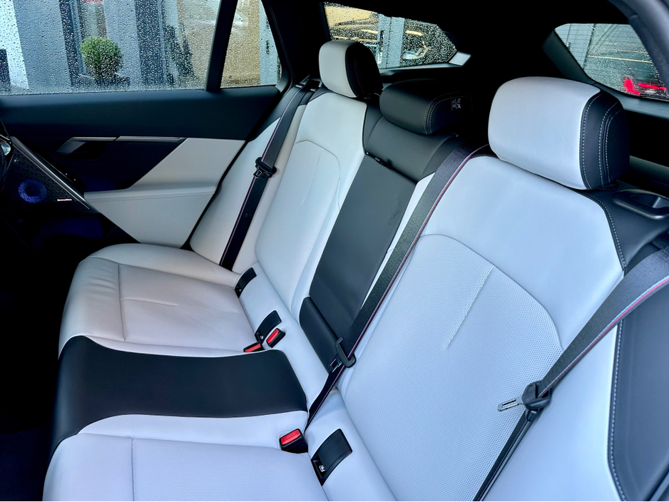 2025 BMW M5 TOURING *LOW KM* 717BHP €139,950