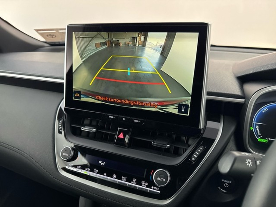 2025 Toyota Corolla Cross SOL Hybrid Top of the range €41,950