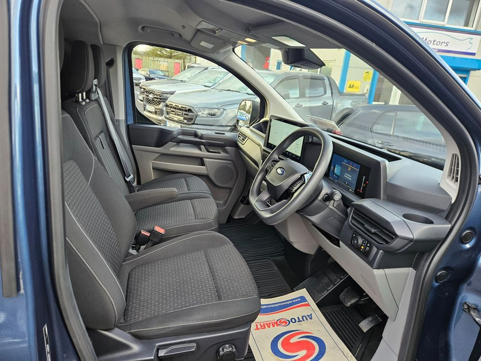 2024 Ford Transit Custom - image 5