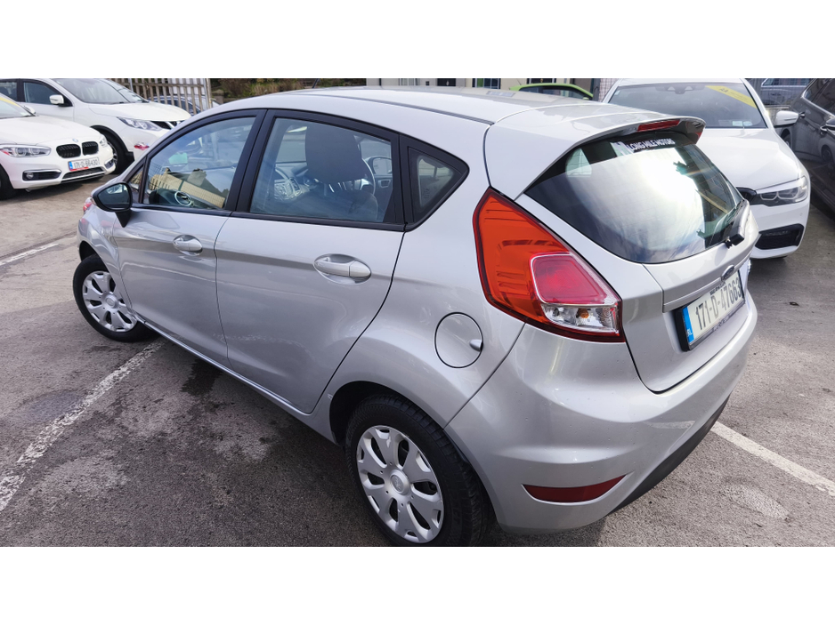 2017 Ford Fiesta - image 5