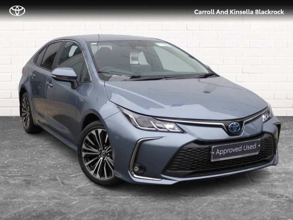 2023 Toyota Corolla Hybrid Luna Sport Saloon €28,950