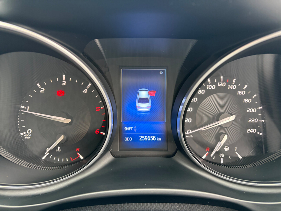 2017 Toyota Avensis - image 12