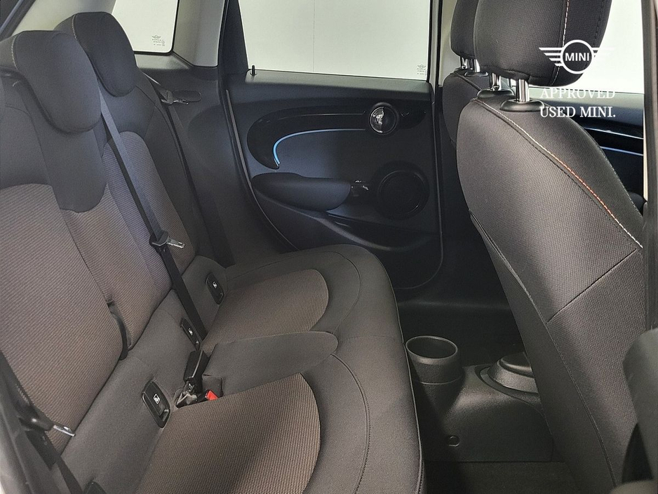 2024 MINI Hatch - image 10