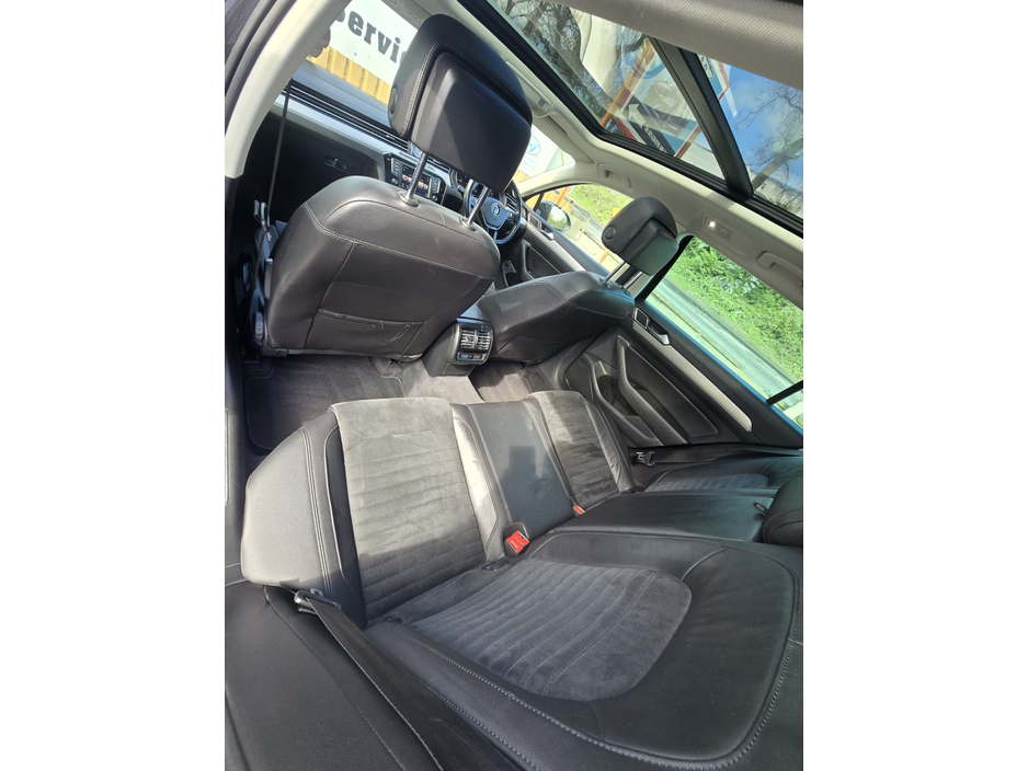 2016 Volkswagen Passat - image 17