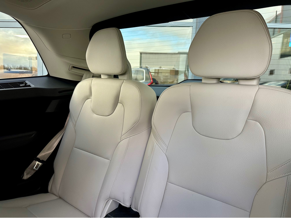 2019 Volvo XC90 - image 14