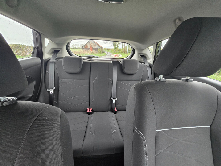 2014 Ford Fiesta - image 8