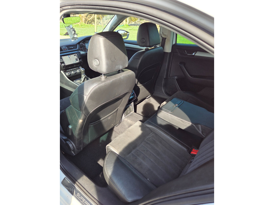 2017 Skoda Superb - image 13