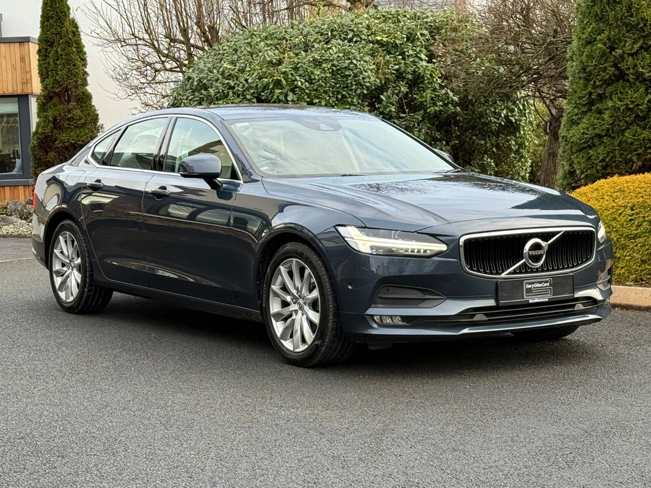 2019 Volvo S90 D4 190hp Momentum Geartronic