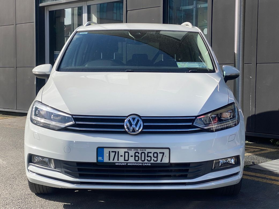 2017 Volkswagen Touran - image 2