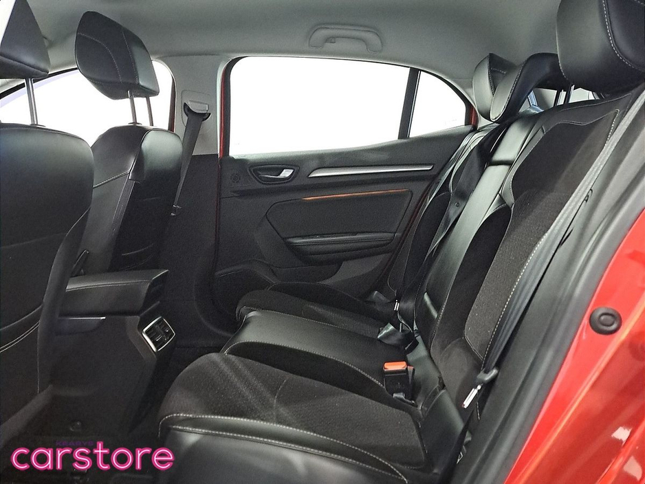 2017 Renault Megane - image 10