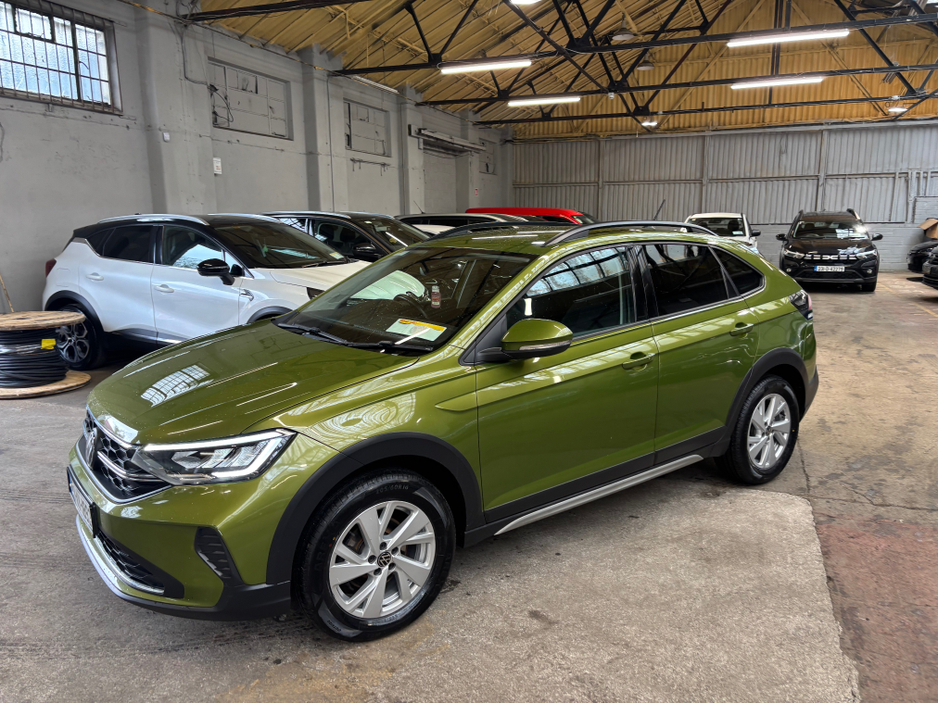 2022 Volkswagen Taigo - image 3