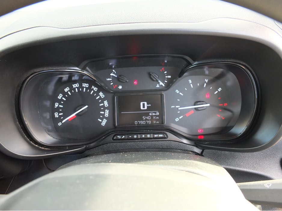 2022 Citroen Berlingo - image 17