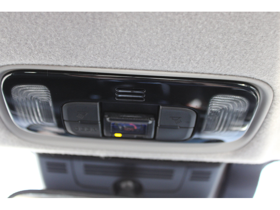 2024 Toyota Yaris - image 26