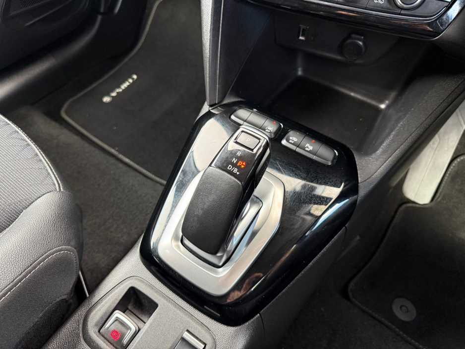 2022 Opel Corsa - image 15
