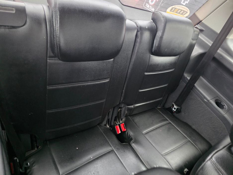 2012 Volkswagen Touran - image 7