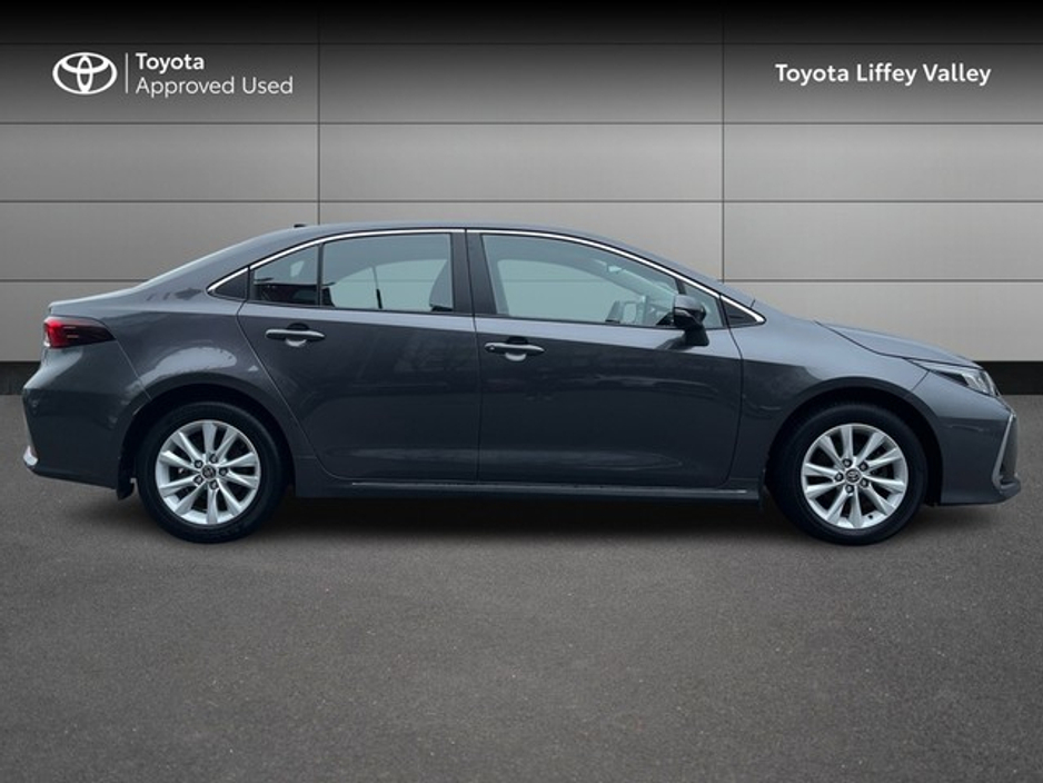 2023 Toyota Corolla - image 3