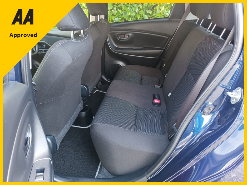 2019 Toyota Yaris - image 12