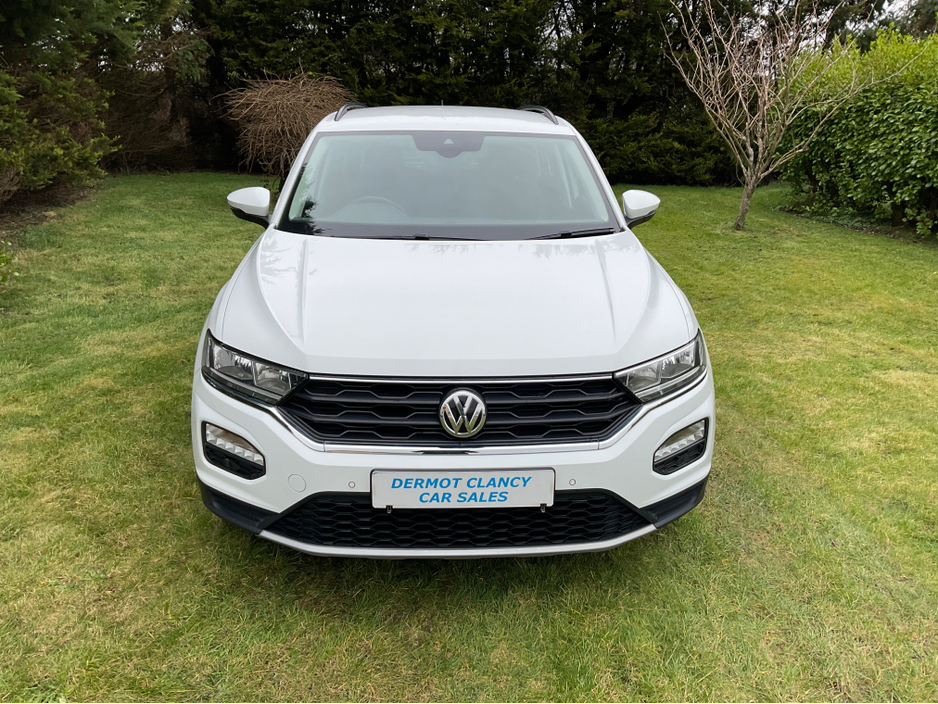 2019 Volkswagen T-Roc - image 4