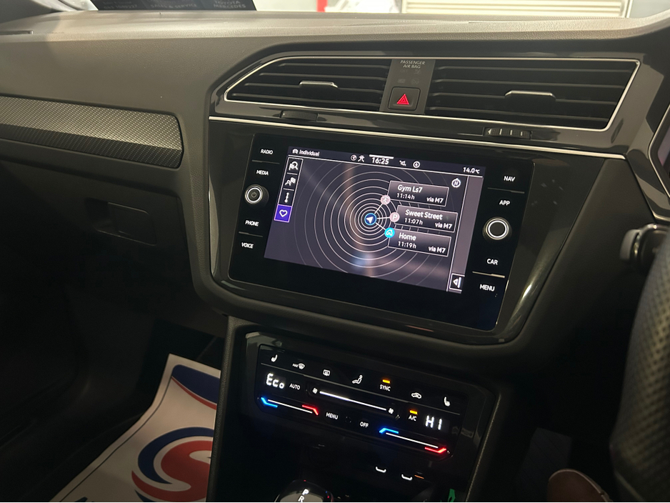 2023 Volkswagen Tiguan - image 11