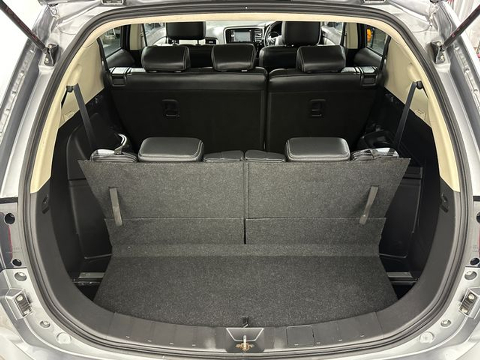 2016 Mitsubishi Outlander 2.2 Diesel Automatic 4x4 7 Seater €16,400