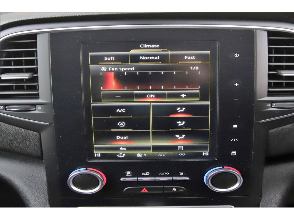 2017 Renault Megane - image 21