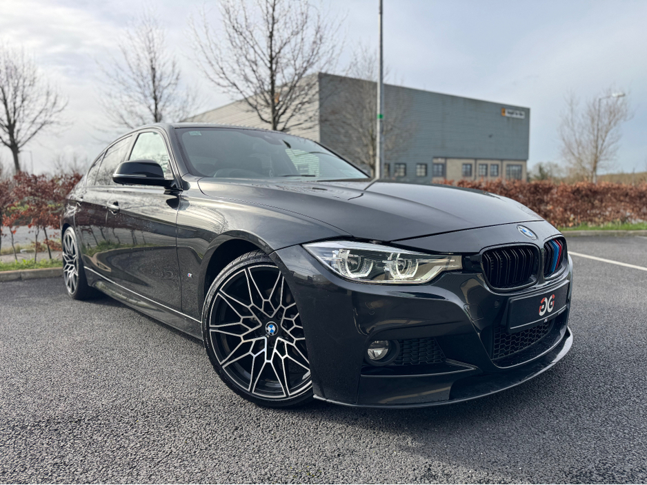 2017 BMW 3 Series - image 7